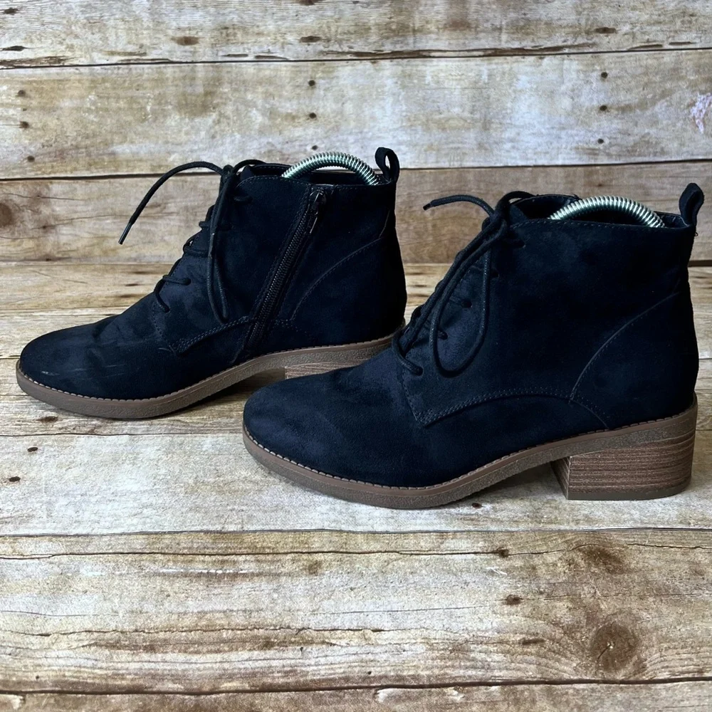 Style & CO. Size 8 Suede Women's Ankle Boots - Picture 4 of 9